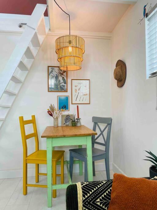 The Birdhouse, Tiny Home Close To The Beach Noordwijk Exterior photo